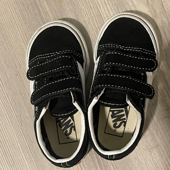 Vans Black Old Skool Velcro Toddler Sneakers 6.5 - Picture 2 of 10
